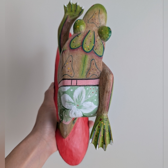 Surfer Frog Carved Wood Figurine Beach Vibes Ron Jon Surf Girl Hawaii Australia - Picture 6 of 16